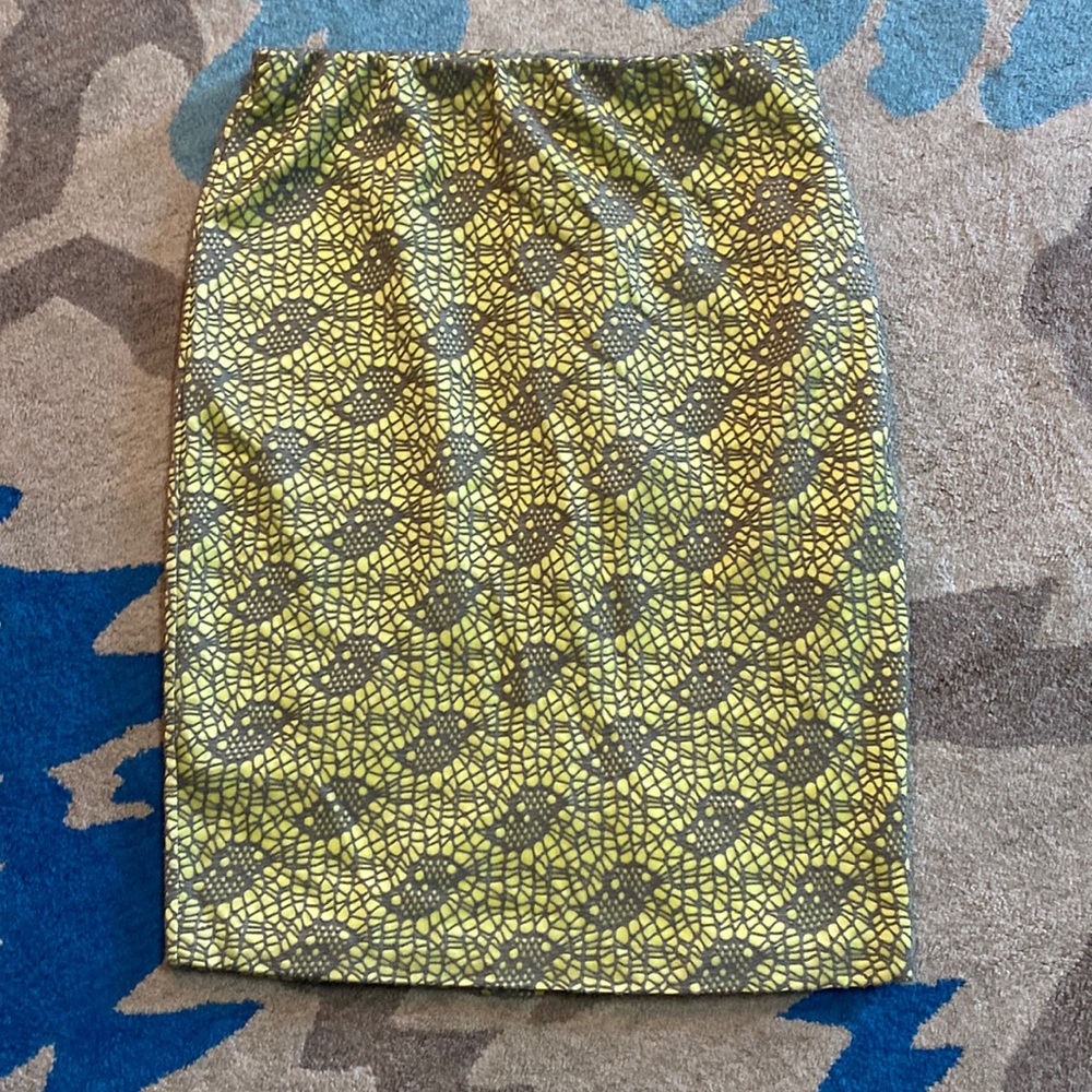 Crochet stretchy neon + gray pencil skirt